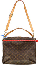 LOUIS VUITTON-CROSSBODY LUXURY DESIGNER Size LARGE