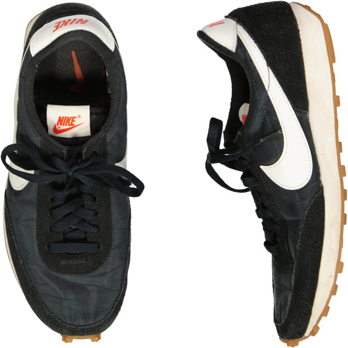 NIKE-SHOES ATHLETIC Size 8.5
